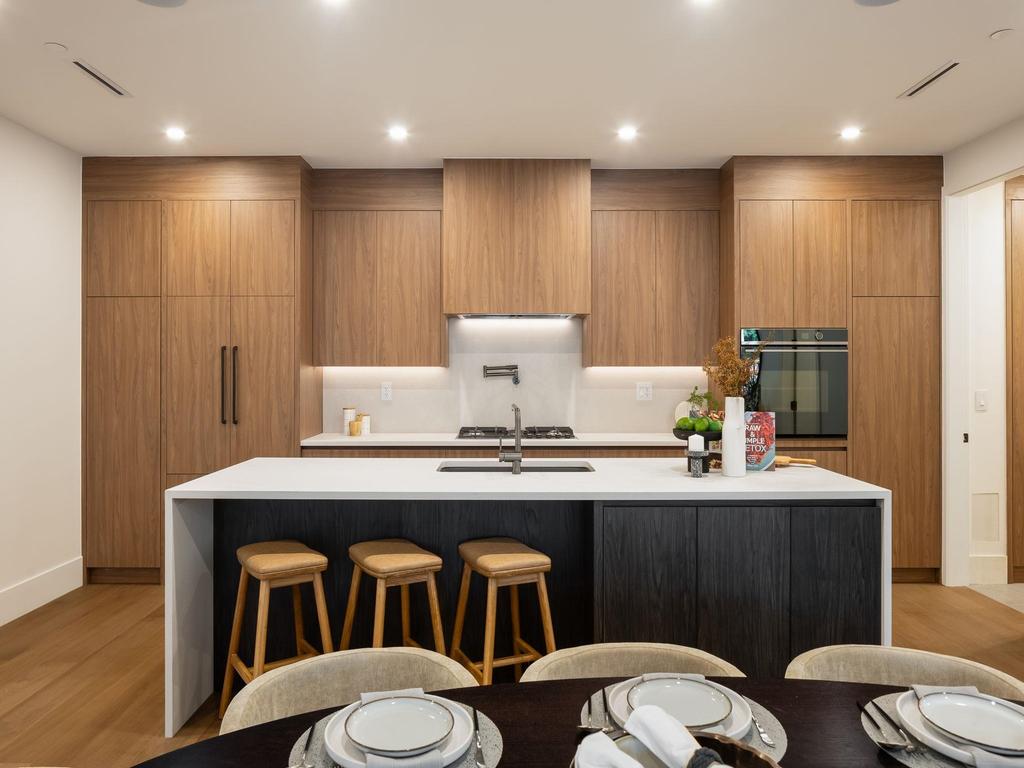 Listing Image for R3090826