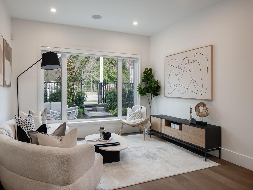 Listing Image for R3090826