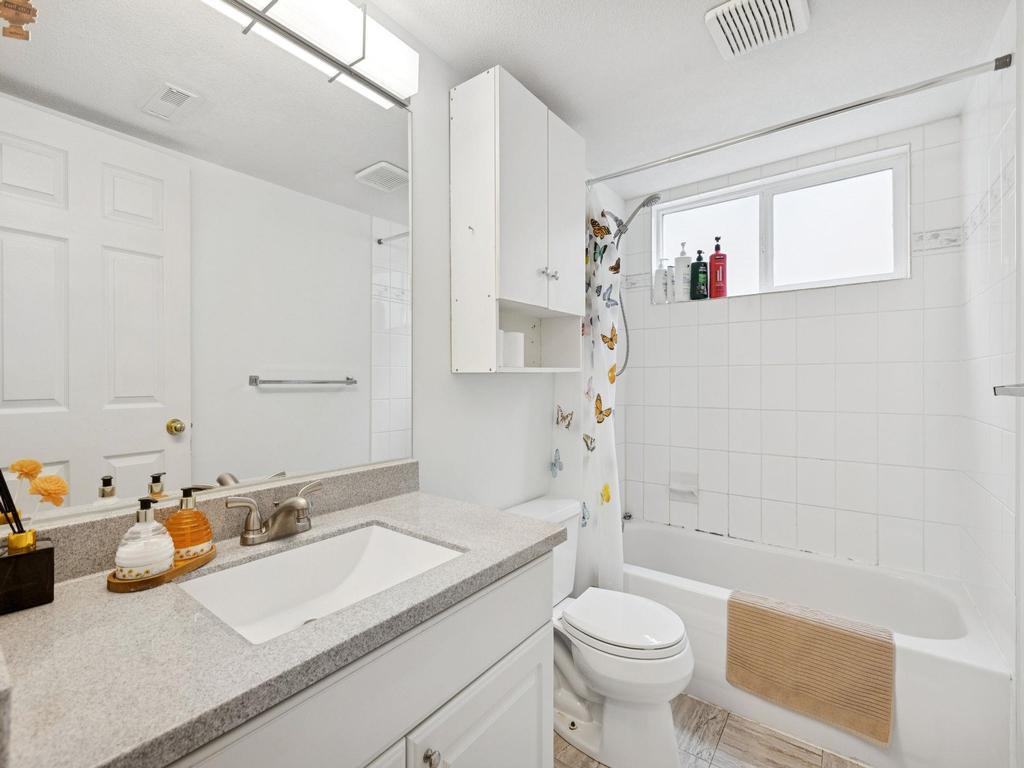 Listing Image for R3090845