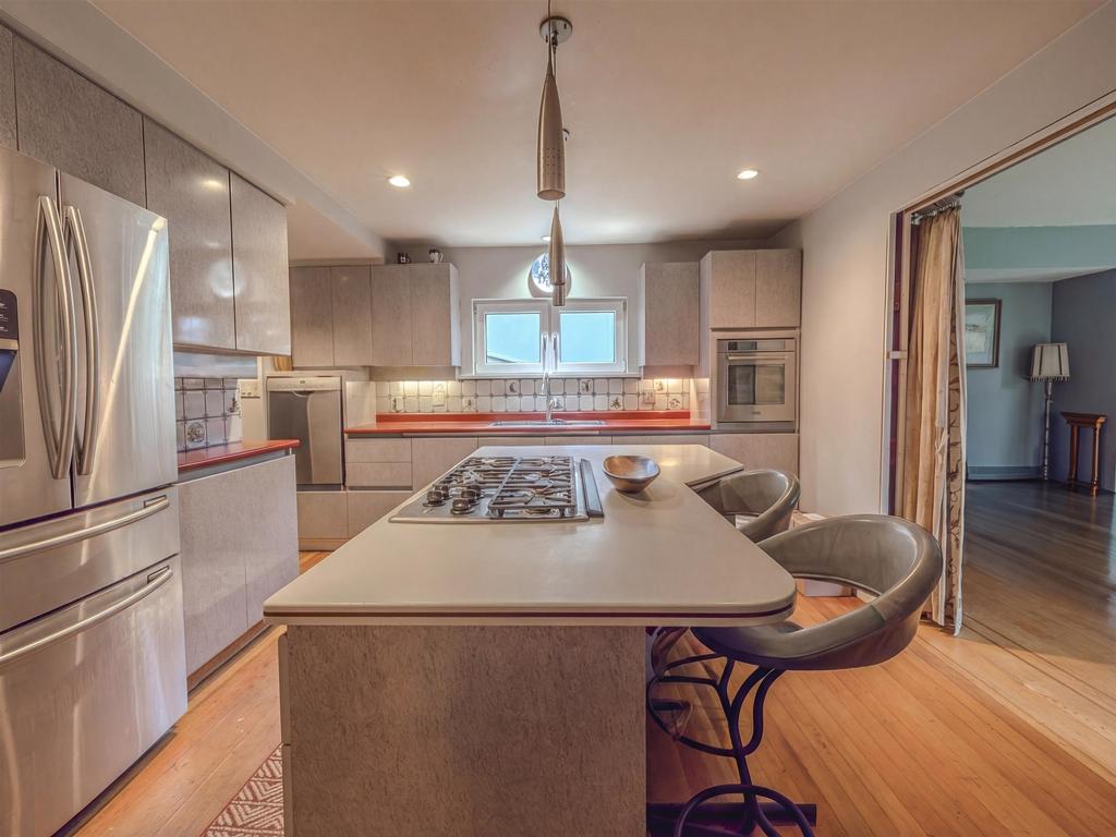 Listing Image for R3090877