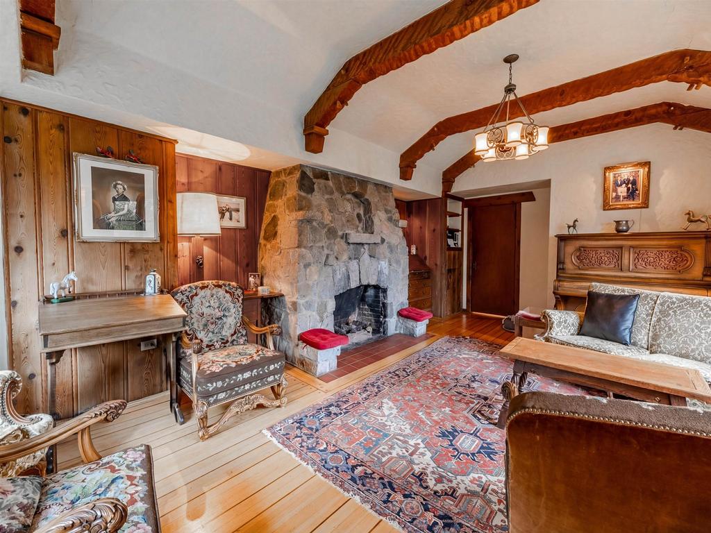 Listing Image for R3090877