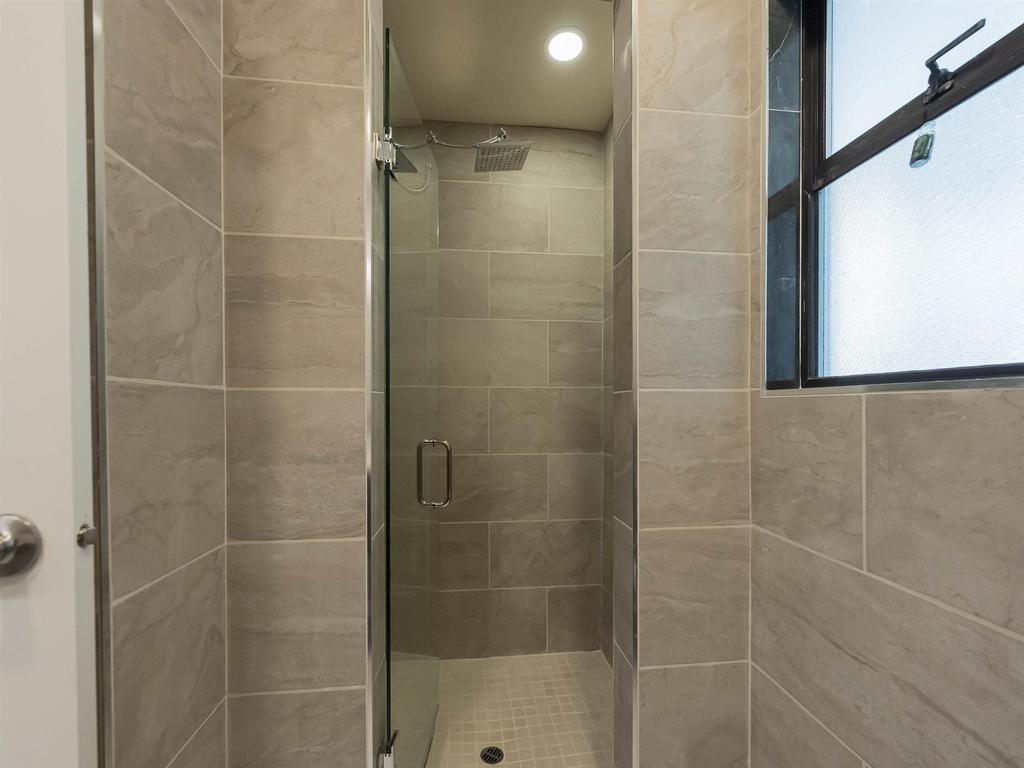 Listing Image for R3090881