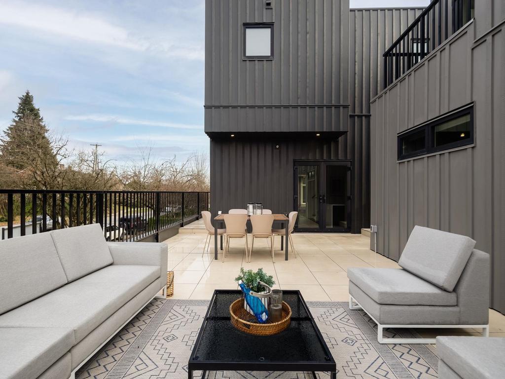 Listing Image for R3090893