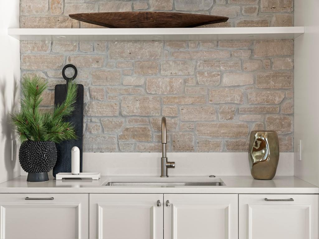 Listing Image for R3090917