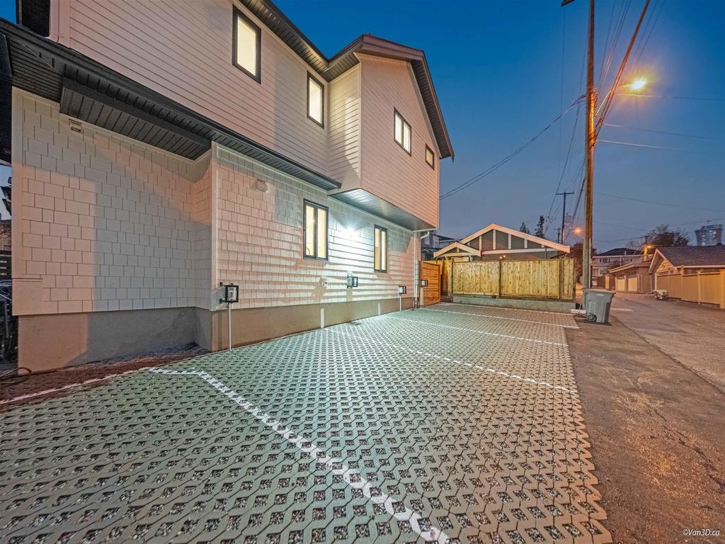 Listing Image for R3090933