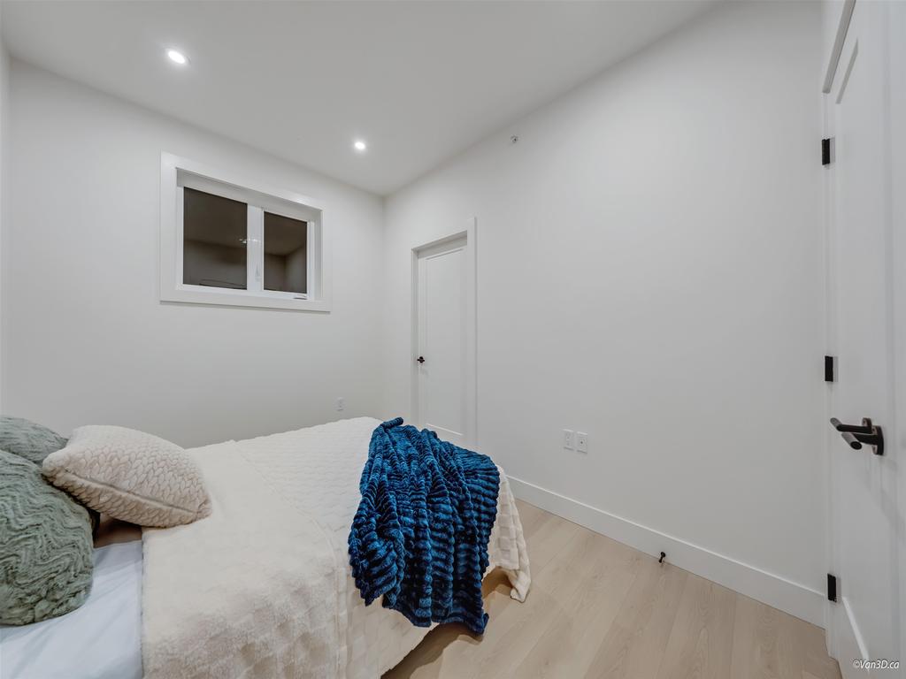 Listing Image for R3090933