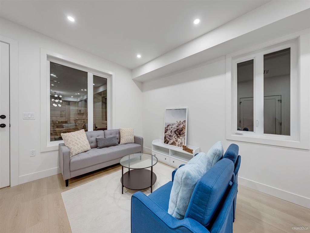 Listing Image for R3090933