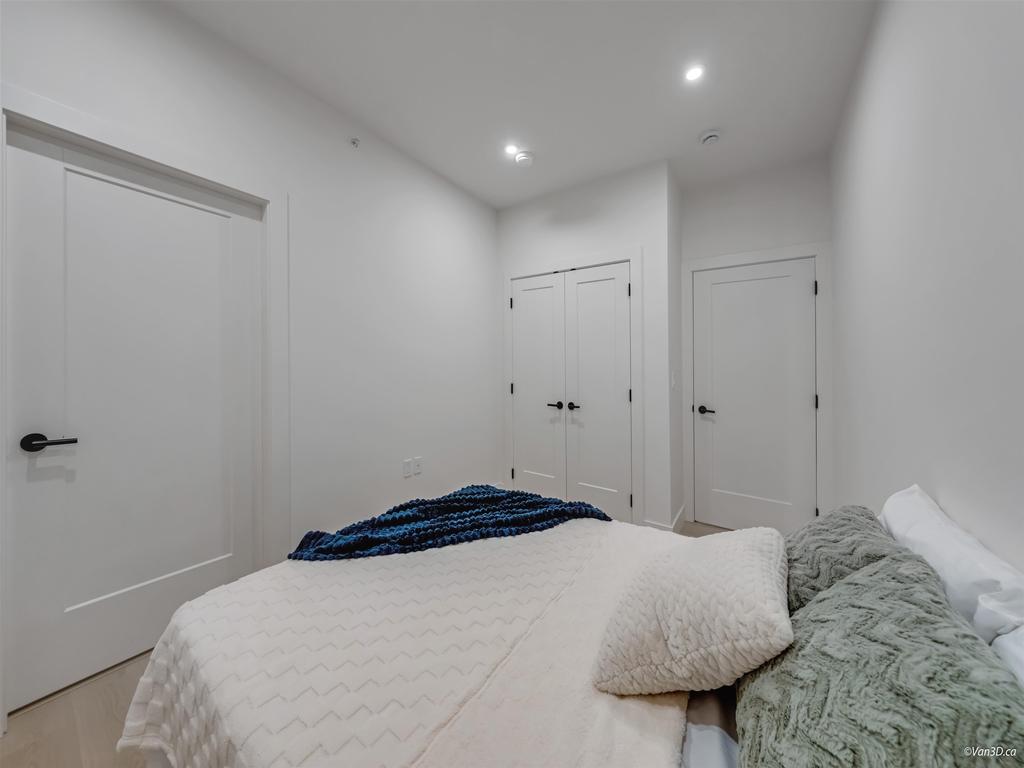 Listing Image for R3090933