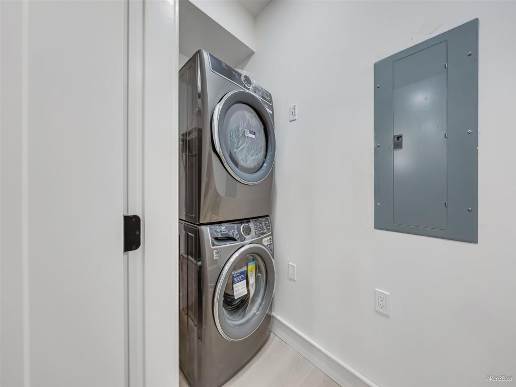 Listing Image for R3090933