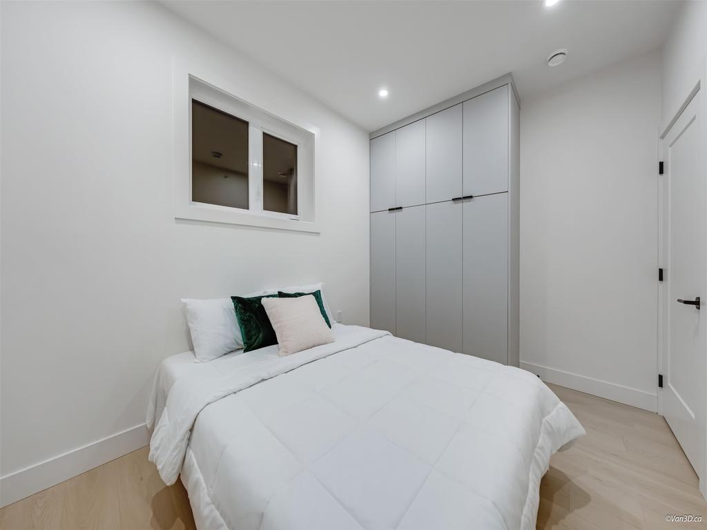 Listing Image for R3090933