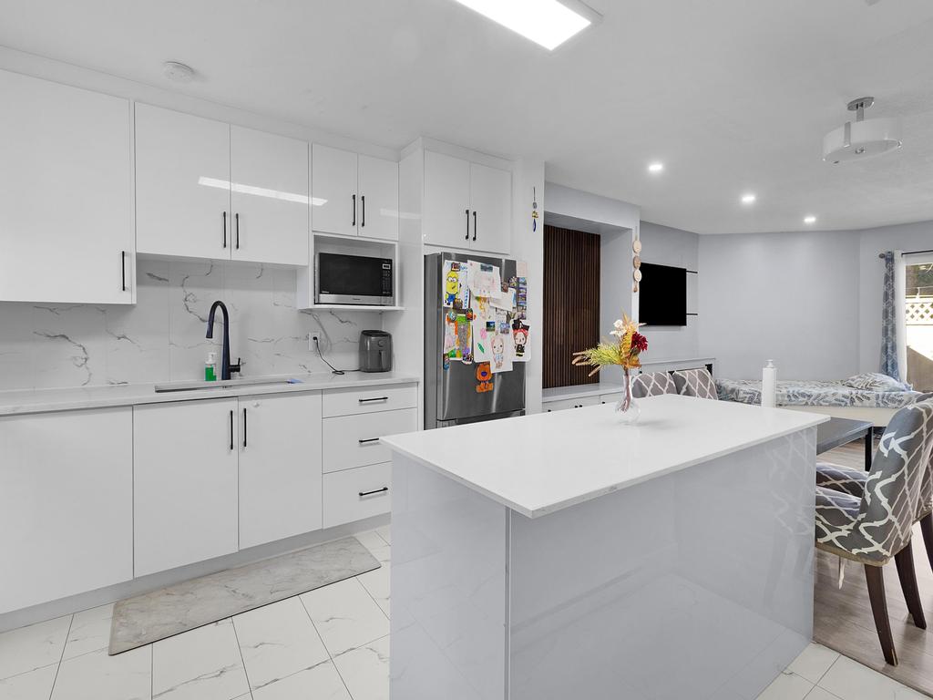 Listing Image for R3090938