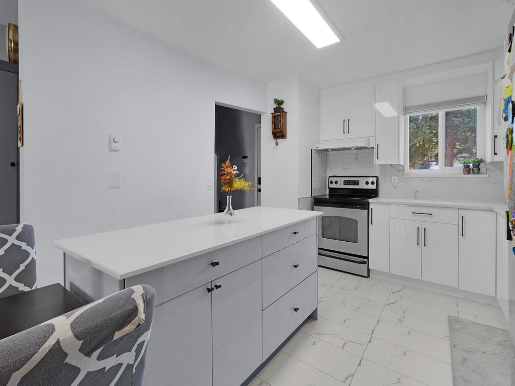 Listing Image for R3090938