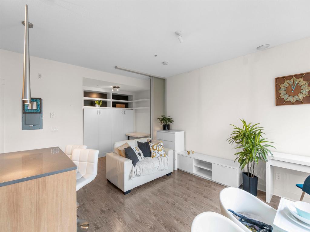 Listing Image for R3090939