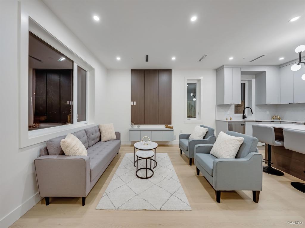 Listing Image for R3090946