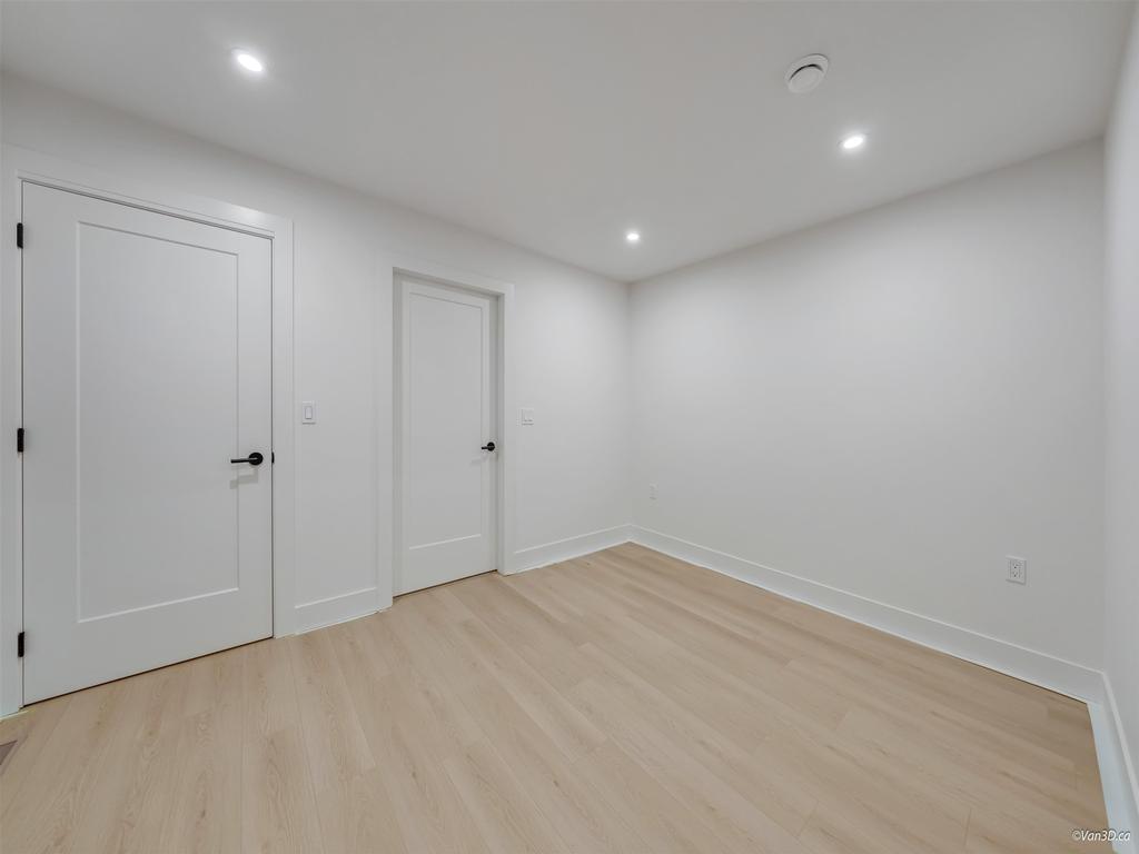 Listing Image for R3090946