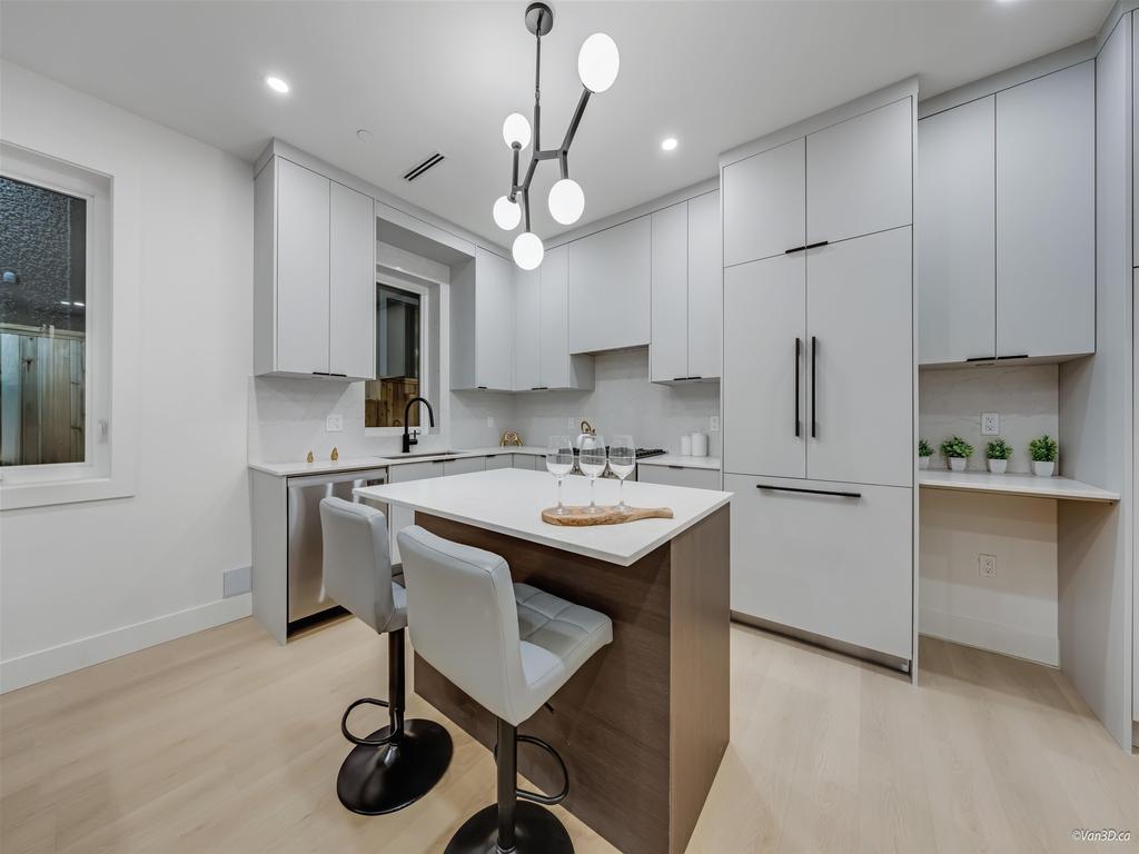 Listing Image for R3090946