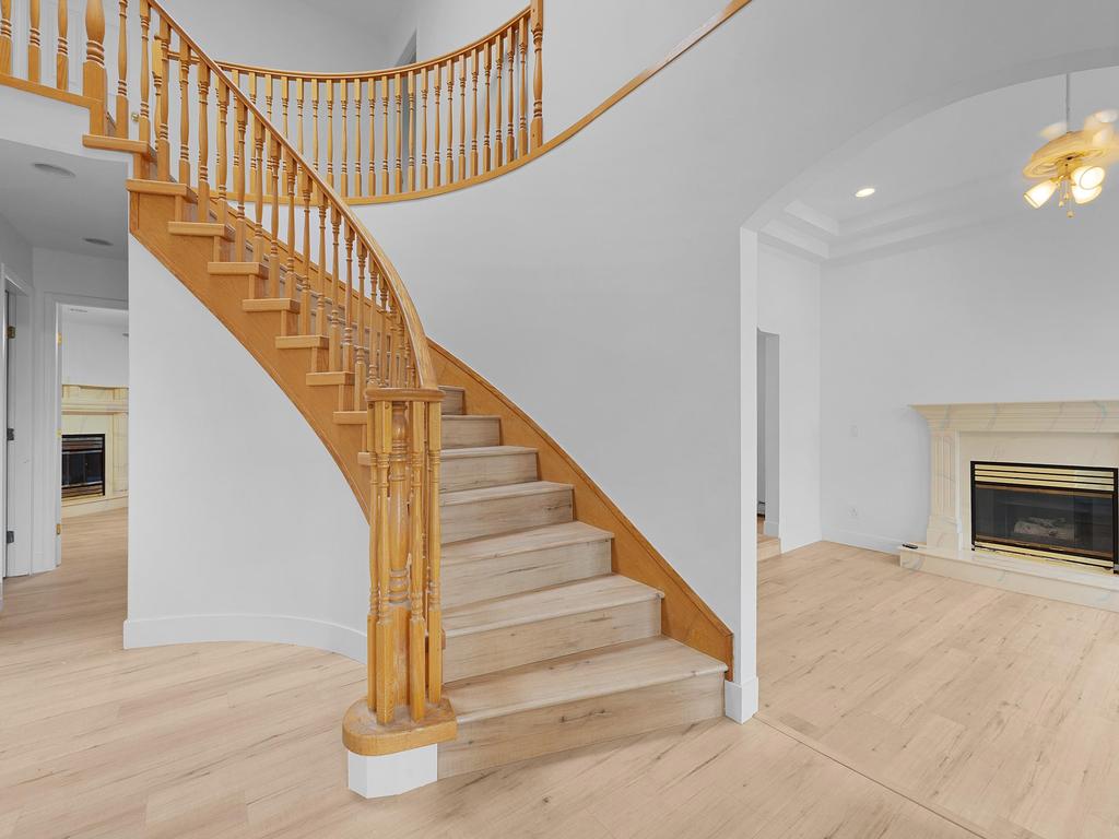 Listing Image for R3090963