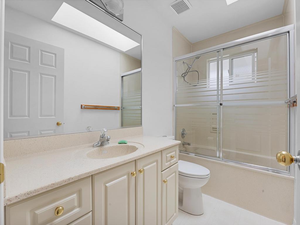 Listing Image for R3090963