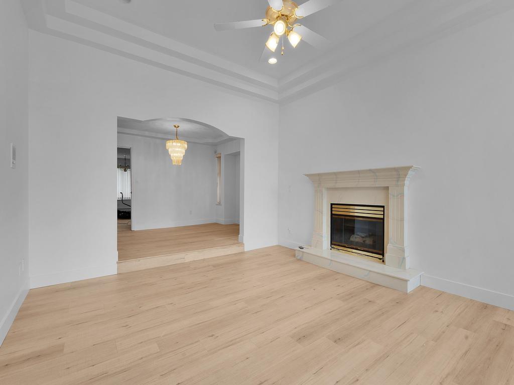 Listing Image for R3090963