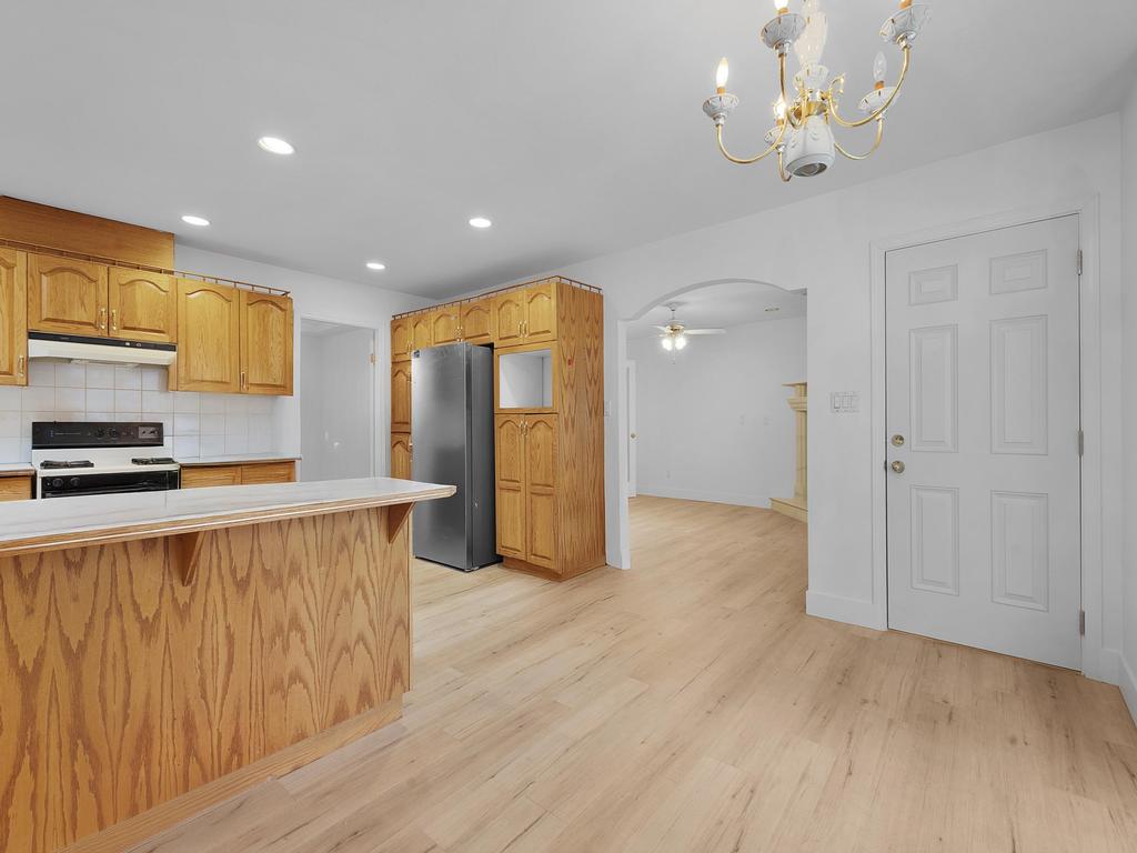 Listing Image for R3090963