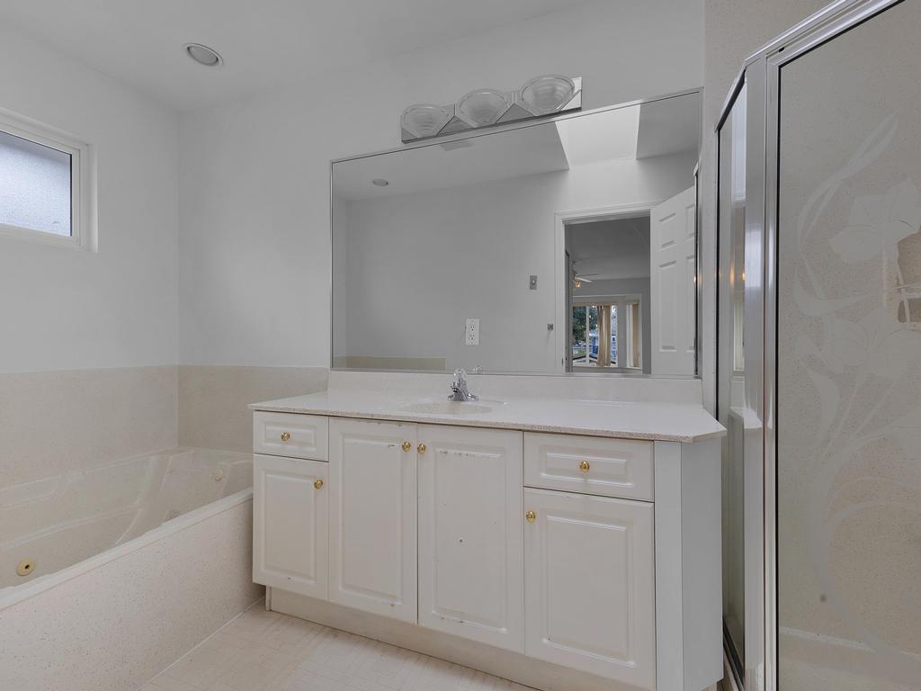 Listing Image for R3090963