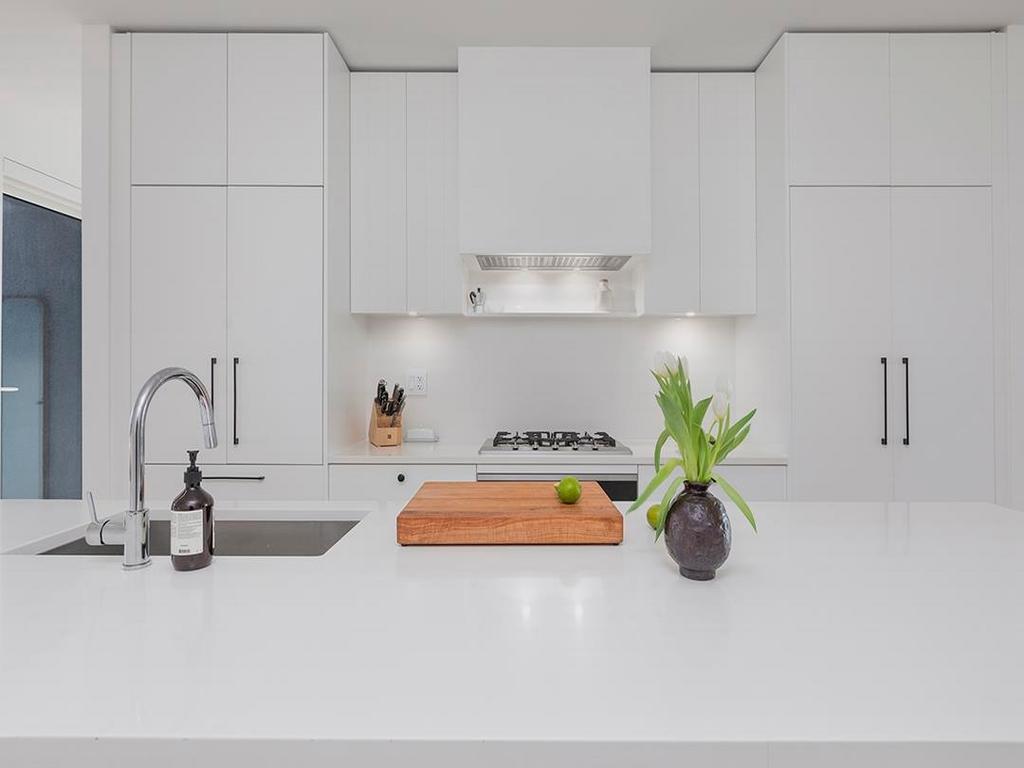 Listing Image for R3090986