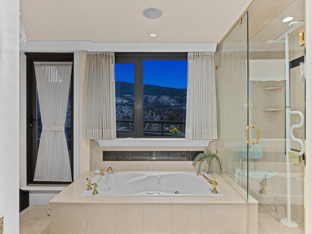 Listing Image for R3092522