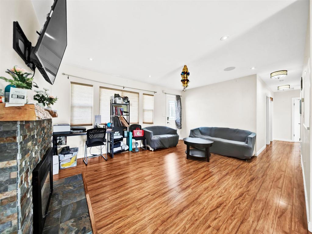 Listing Image for R3092864