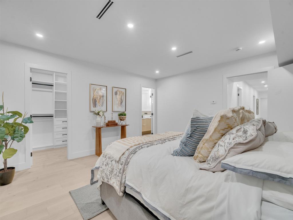 Listing Image for R3092997