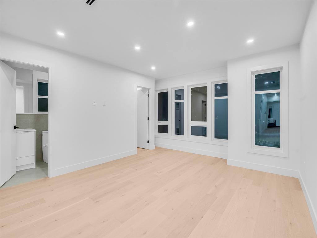 Listing Image for R3092997