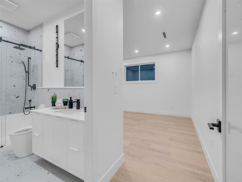 Listing Image for R3092997