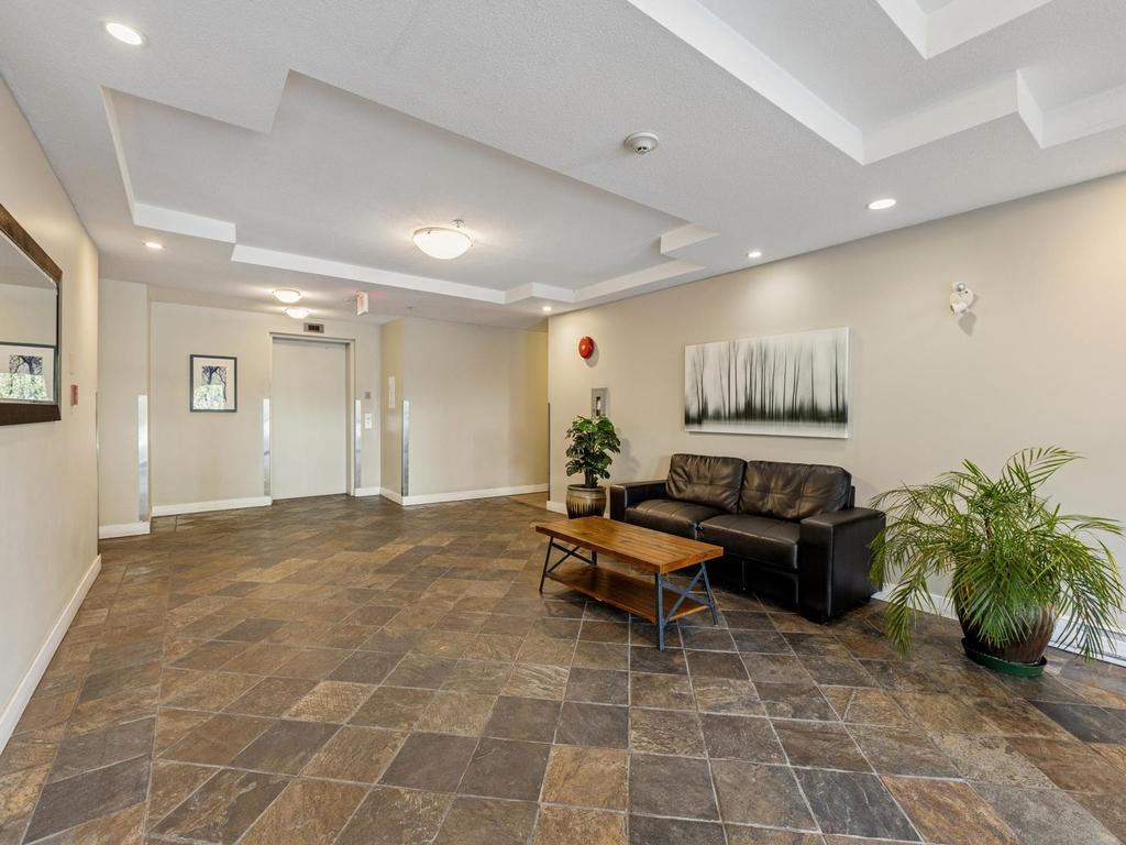 Listing Image for R3093598