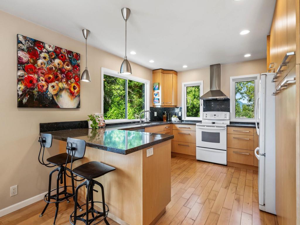 Listing Image for R3093884