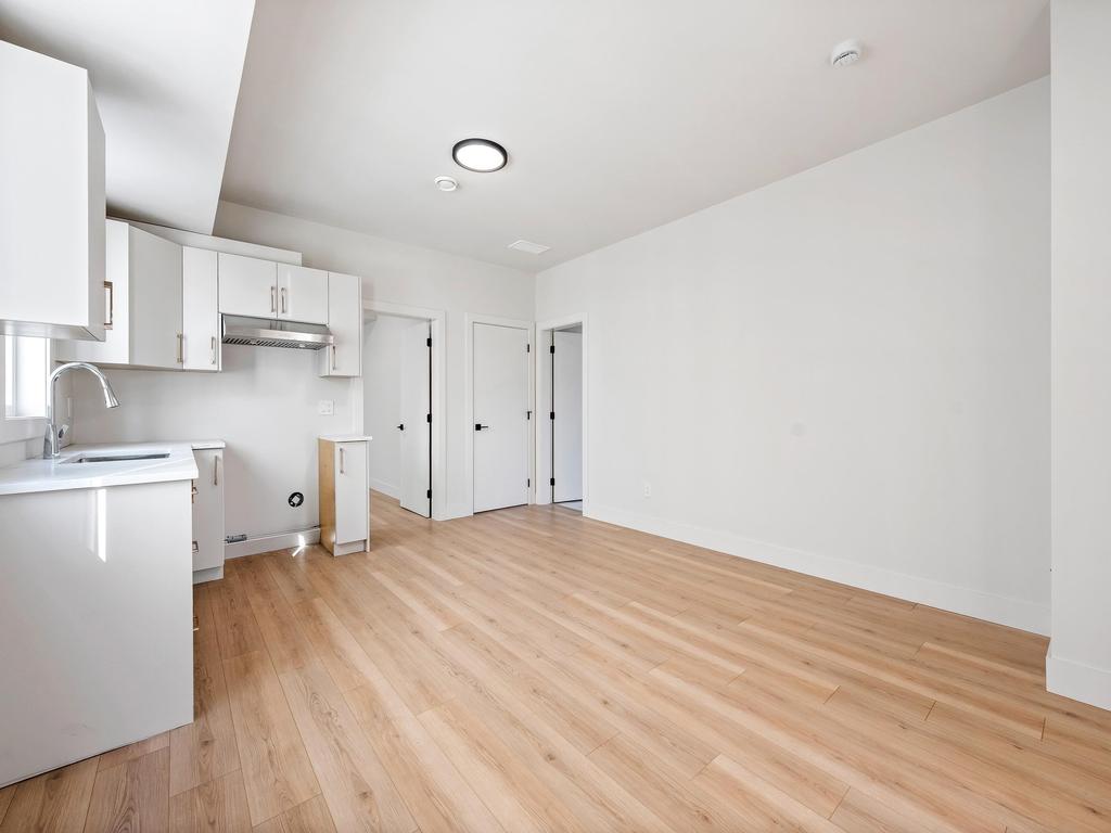 Listing Image for R3093956