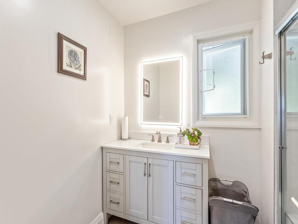 Listing Image for R3093996