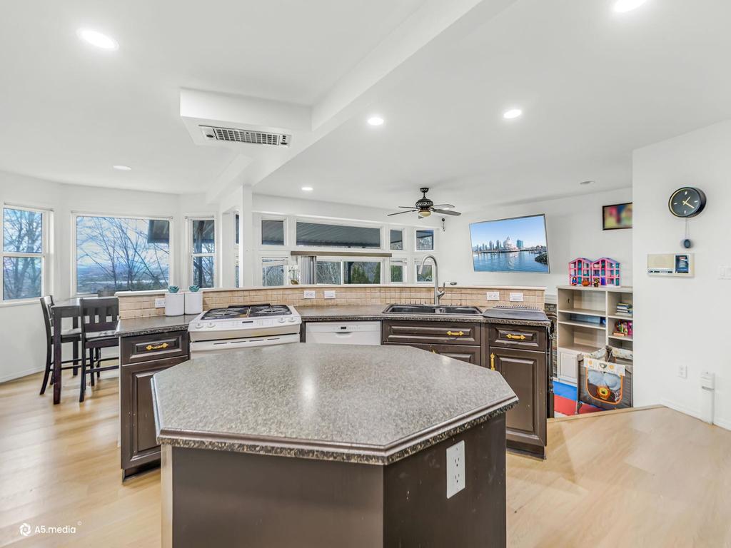 Listing Image for R3094059