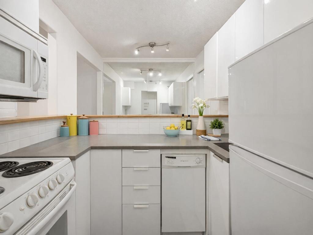 Listing Image for R3096001