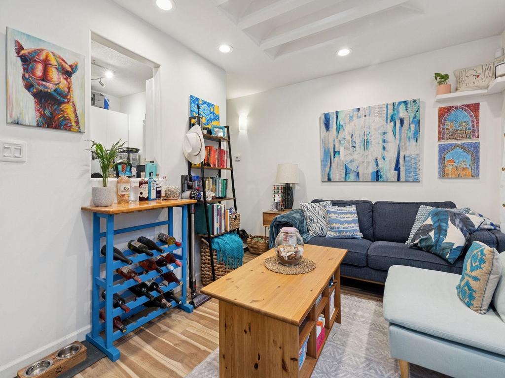 Listing Image for R3096001