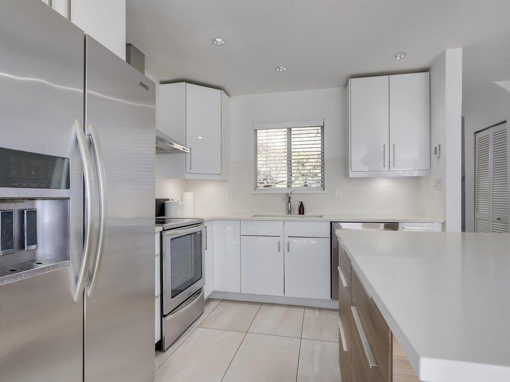 Listing Image for R3096019