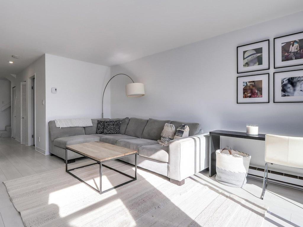 Listing Image for R3096019