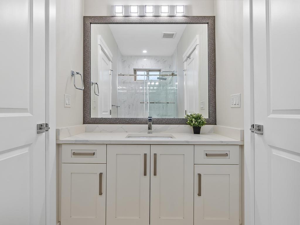 Listing Image for R3096031