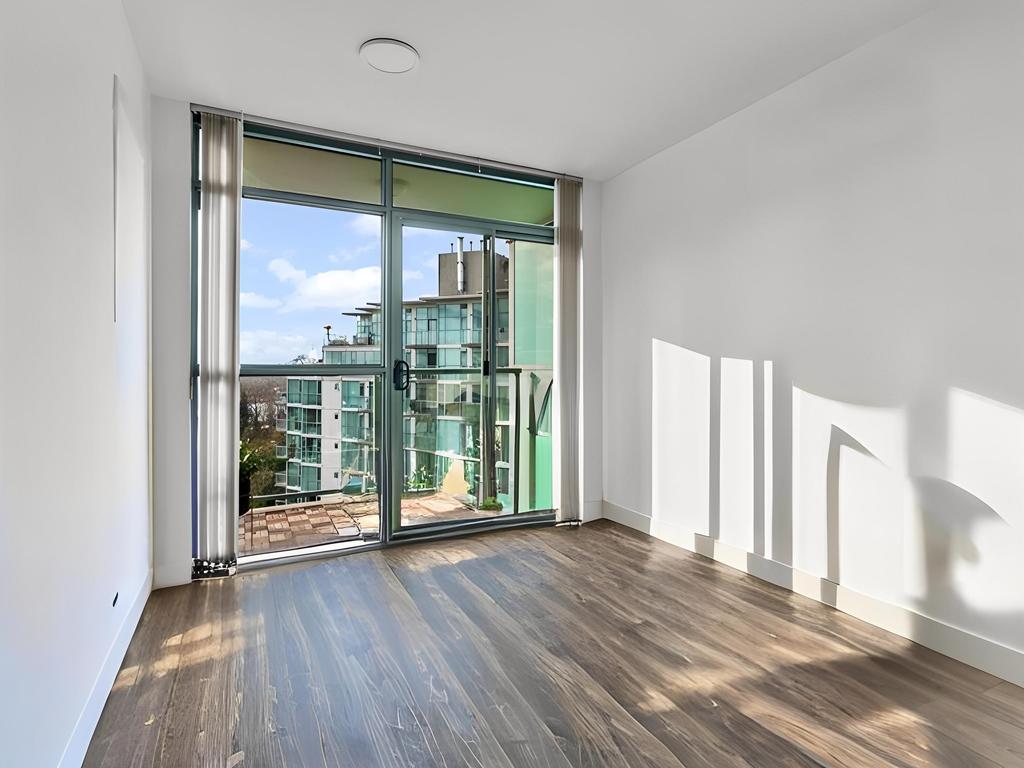 Listing Image for R3096036