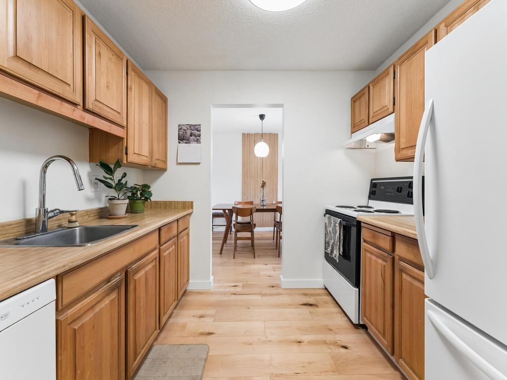 Listing Image for R3096216