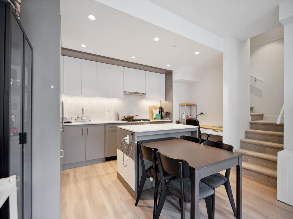 Listing Image for R3096281