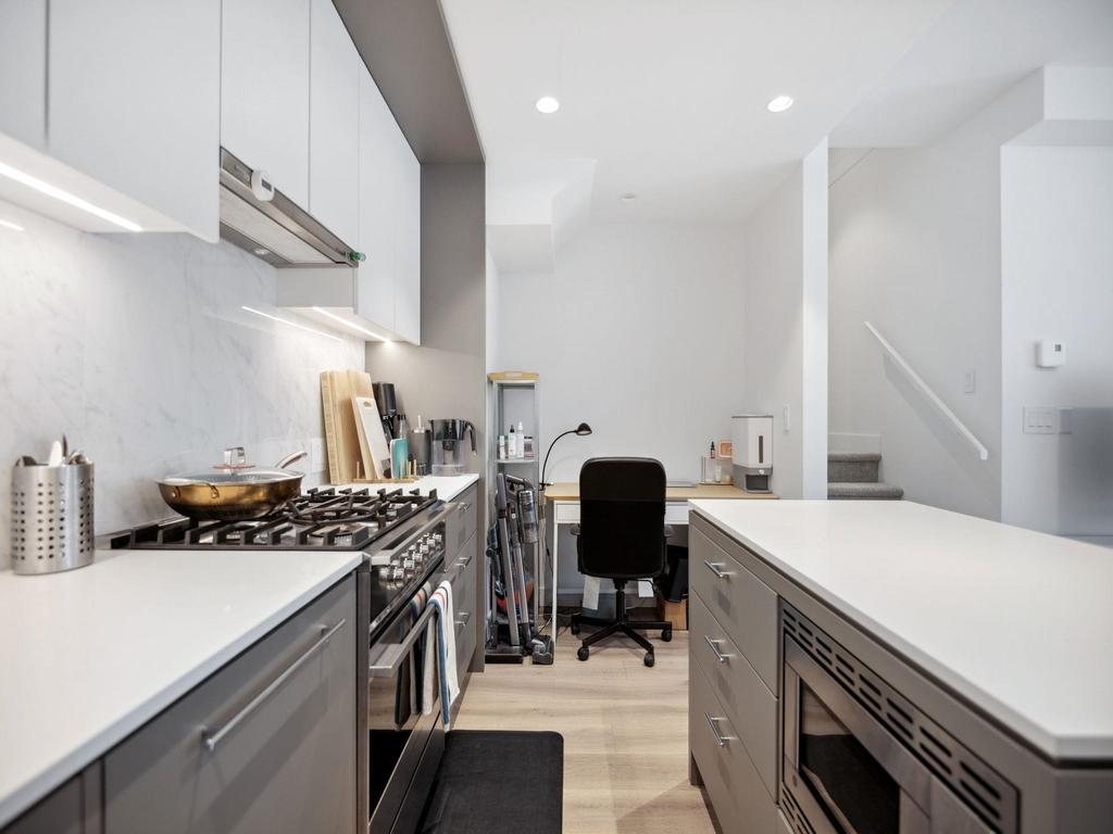 Listing Image for R3096281