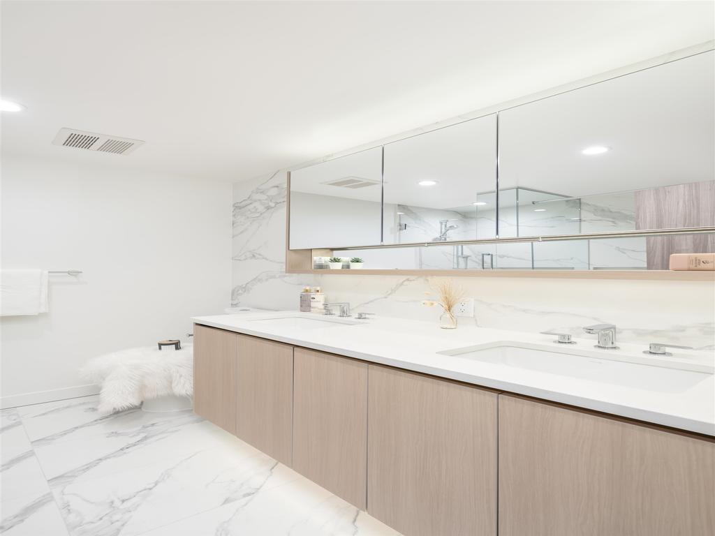 Listing Image for R3096330