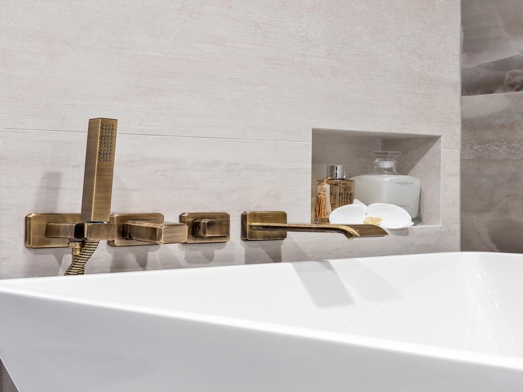 Listing Image for R3096472