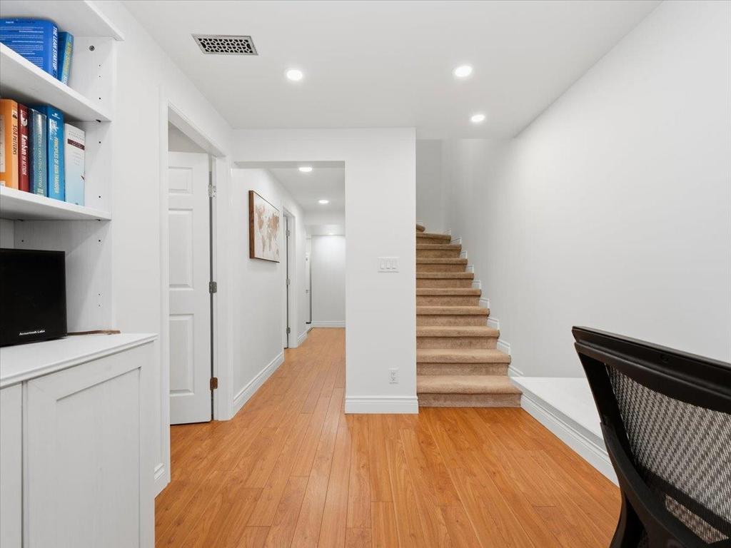 Listing Image for R3096481