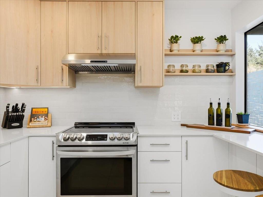 Listing Image for R3096481