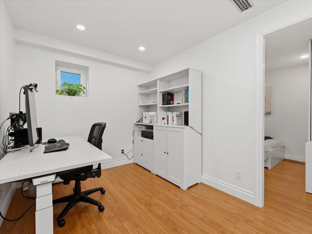 Listing Image for R3096481